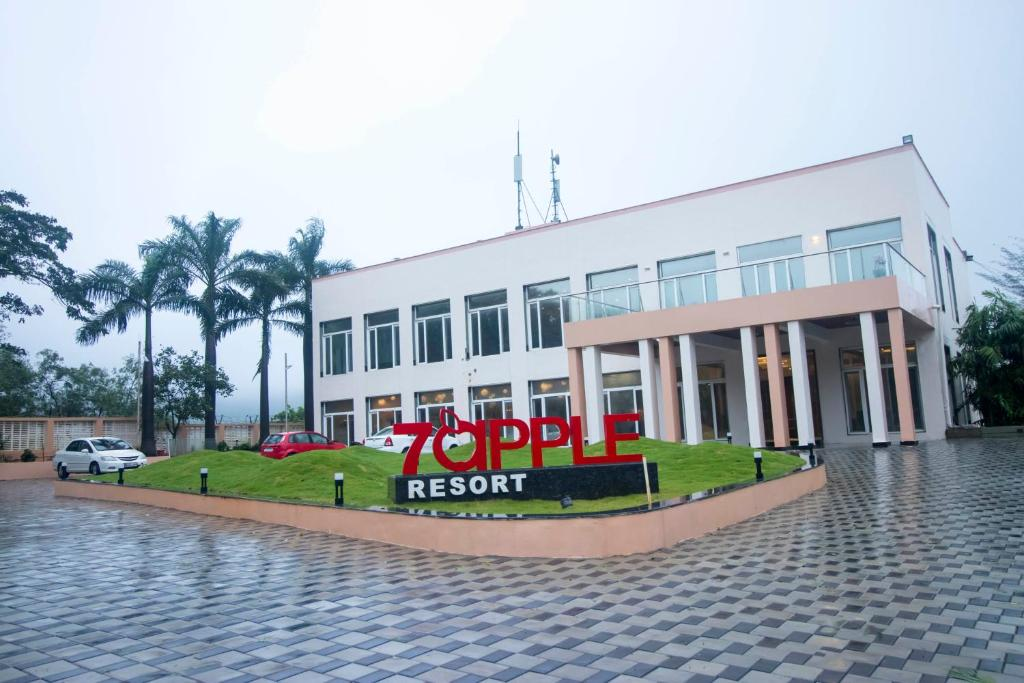7 APPLE RESORT